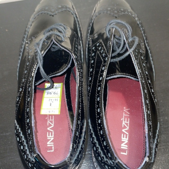 Line A Zeta Black patent leather wing tip shoes.  Size 37/6.5. - Picture 6 of 11